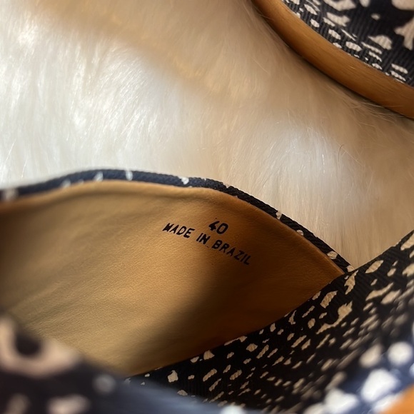 DESIGN Editions for Gap Wood Wedge Sandal - Picture 15 of 16